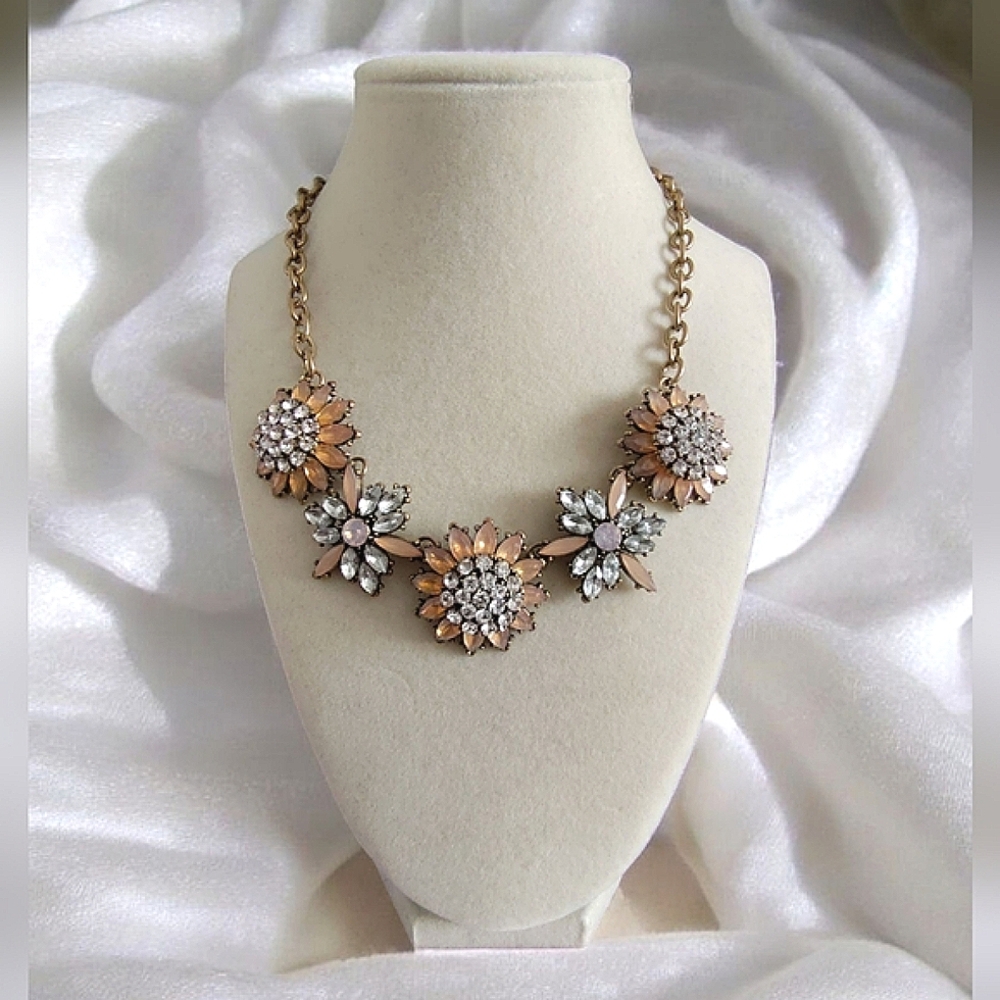 Beautiful Gold Tone Floral Crystal Rhinestone Statement Necklace Unsigned